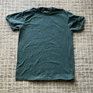 Comfort colors size medium unisex tee- green